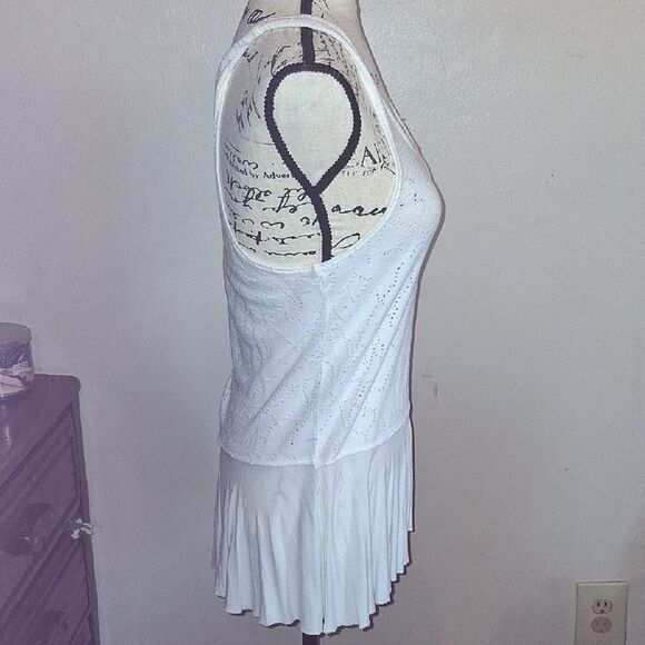 FREE PEOPLE  White Sleeveless Cut Out Peplum Top XS - Picture 5 of 7